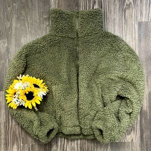 EUC SO olive green zip up slightly cropped sherpa, size small